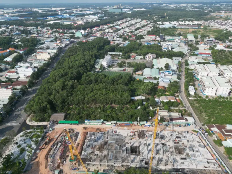 商业空间品牌视觉系统设计：平面与室内协同落地要点