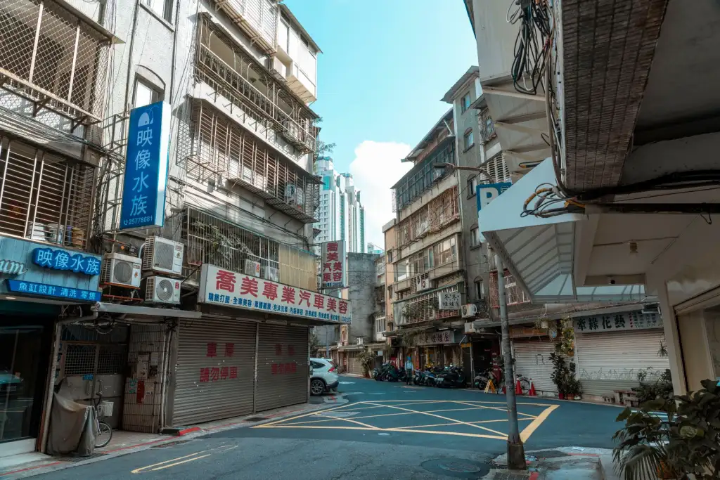 深圳商业空间室内设计服务对比：高园顿与行业主流方案差异分析