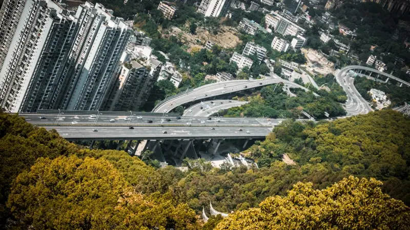 商业空间平面设计中的品牌视觉系统构建要点与案例